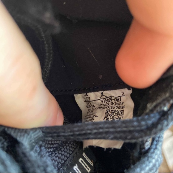 Jordan 11 Bred - Picture 7 of 9